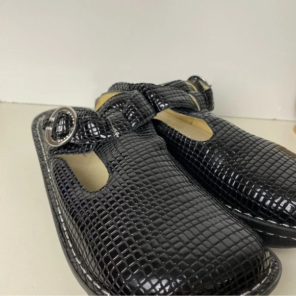 Alegria Black Textured Clog Shoes - Picture 8 of 8